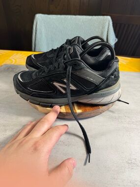 New Balance Womens 990v5 Sneaker Shoes size  7   NO INSOLES